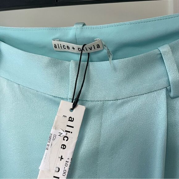Alice and Olivia Corny Pleated Satin-Feel Shorts in Powder Blue NWT - Picture 6 of 7